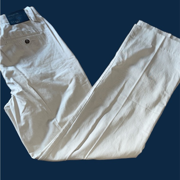 GAP Straight Fit Khakis - Size 31” X 32” - Picture 2 of 6